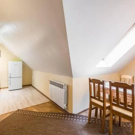 Z Aneksami Kuchennymi U Wiktorii Homestay szállás